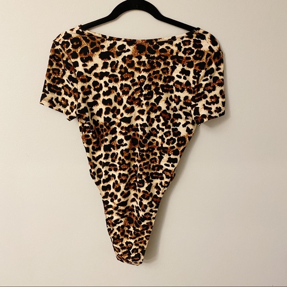 5/$20 SHEIN Leopard Bodysuit Size M - Picture 2 of 5